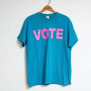 VOTE  Graphic T-shirt Size M